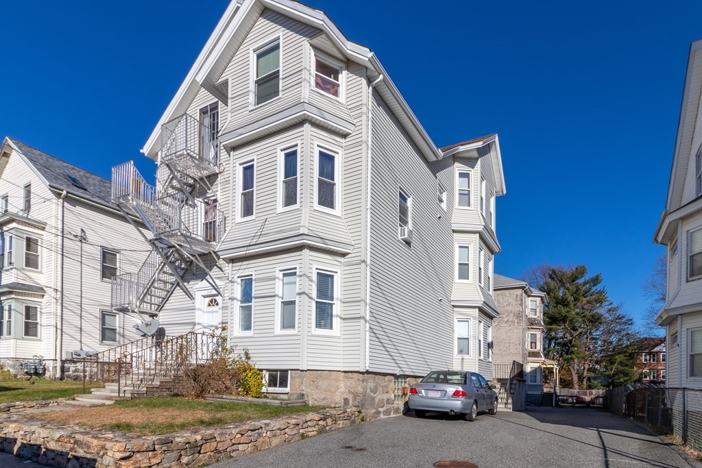316 New Boston Road Fall River, MA 02720 - Photo 1 of 24 Gallery Image 1