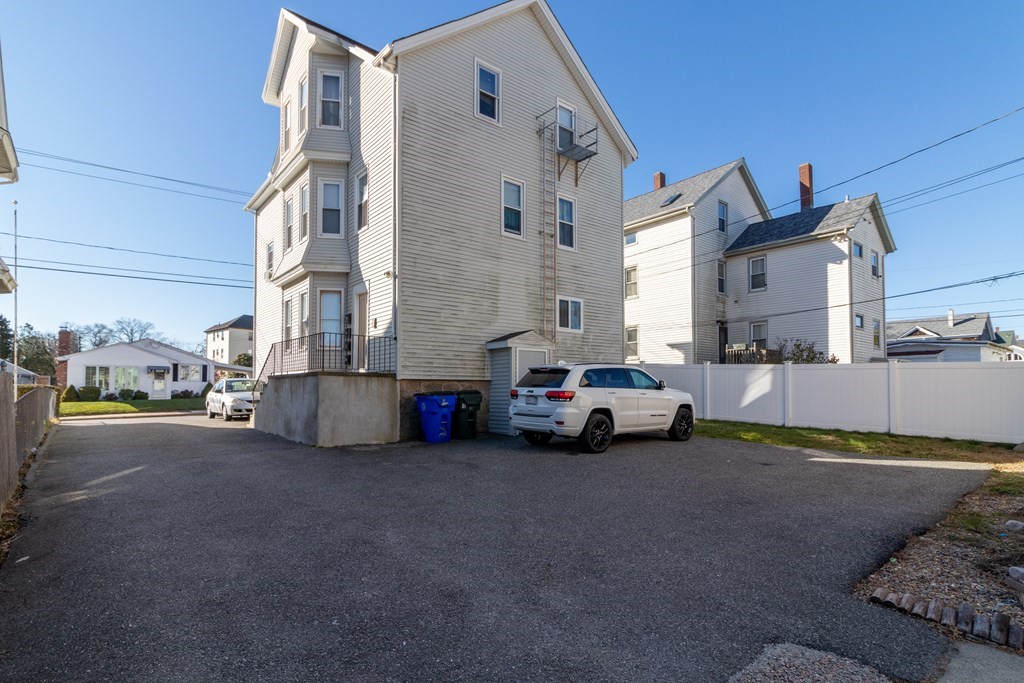 316 New Boston Road Fall River, MA 02720 - Photo 3 of 24 Gallery Image 3