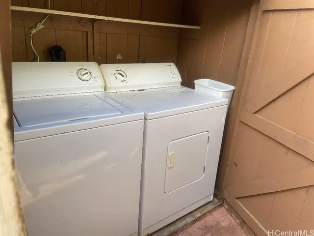 a close up view of washer and dryer