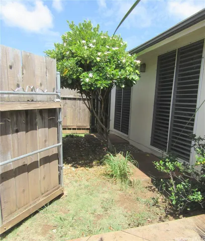 a view of a entryway of the house
