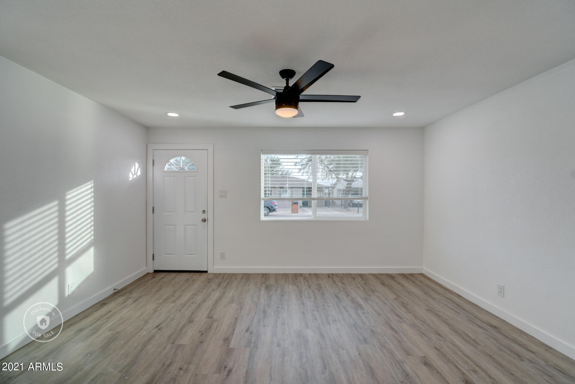 916 East Ruth Avenue Phoenix, AZ 85020 - Photo 11 of 20 listing_11