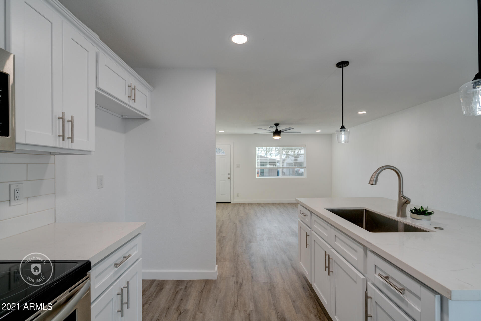 916 East Ruth Avenue Phoenix, AZ 85020 - Photo 9 of 20 listing_9