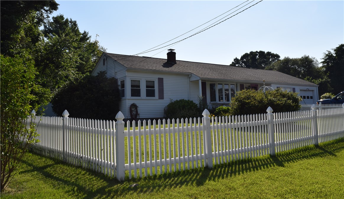100 South Pier Road Narragansett, RI 02882 - Photo 3 of 21 Gallery Image 3