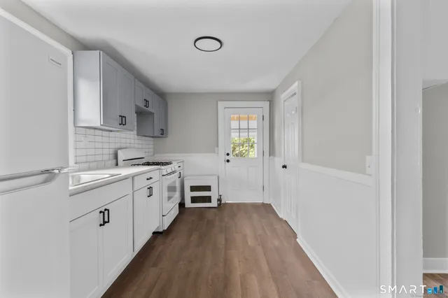 $1,900 | 16 Oak Street, Norwich, CT 06360