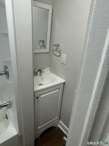 $1,900 | 16 Oak Street, Norwich, CT 06360