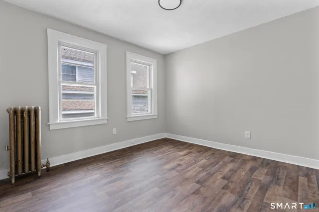 $1,900 | 16 Oak Street, Norwich, CT 06360