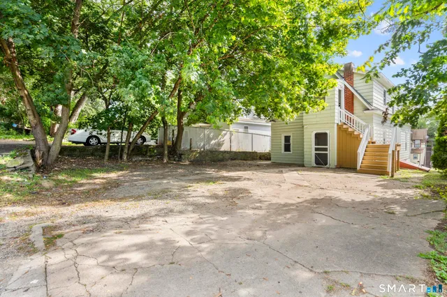 $1,900 | 16 Oak Street, Norwich, CT 06360