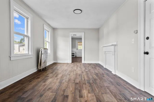 $1,900 | 16 Oak Street, Norwich, CT 06360