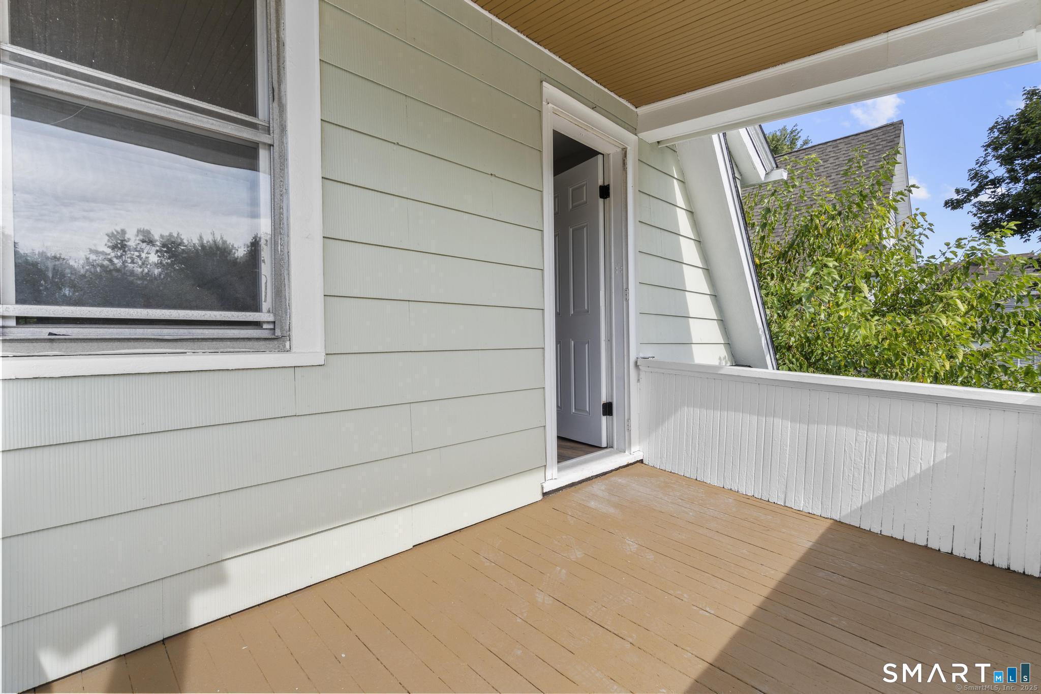 16 Oak Street Norwich, CT 06360 - Photo 10 of 20