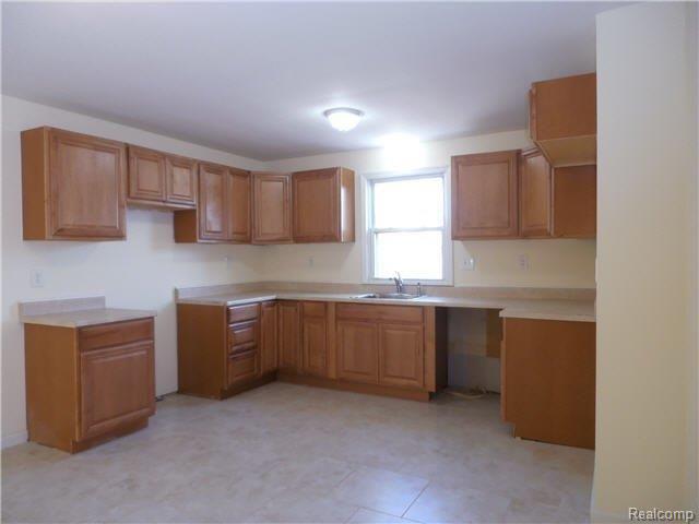 9659 Ruth Avenue Allen Park, MI 48101 - Photo 7 of 15 Beautiful, eat-in KT addition