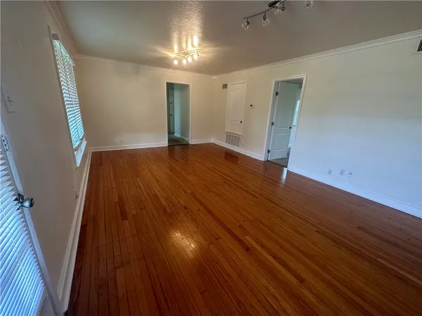 $1,545 | 425 Louisiana Avenue, Corpus Christi, TX 78404