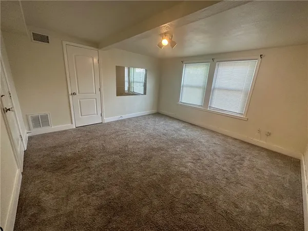 $1,545 | 425 Louisiana Avenue, Corpus Christi, TX 78404