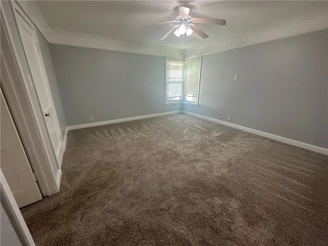 a view of empty room with window