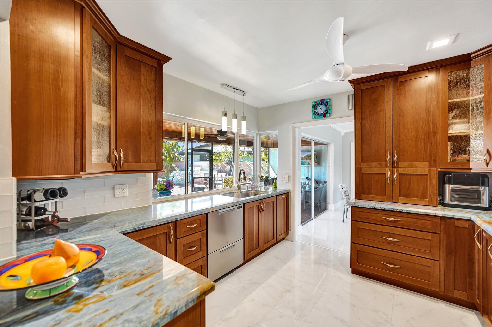 4060 Northeast 26th Avenue Lighthouse Point, FL 33064 - Photo 10 of 34 Kitchen