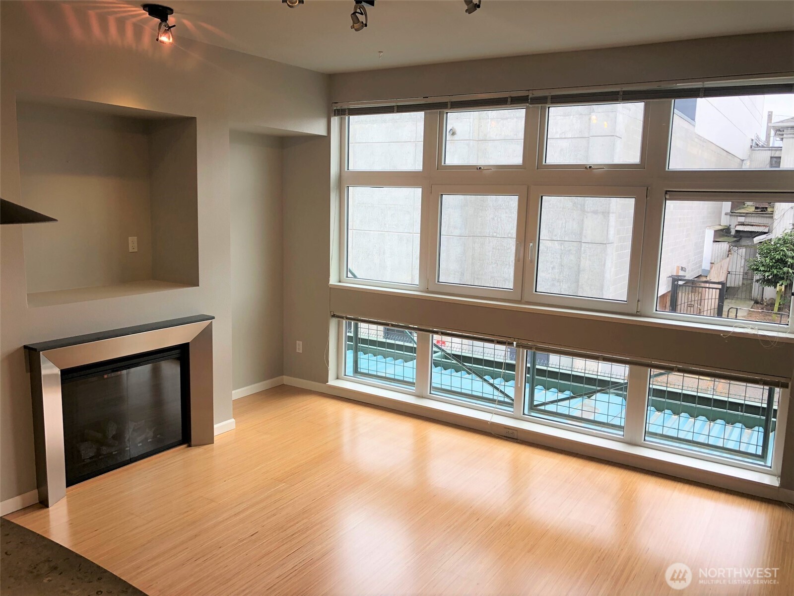 17 West Mercer Street, Unit 219 Seattle, WA 98119 - Photo 11 of 11