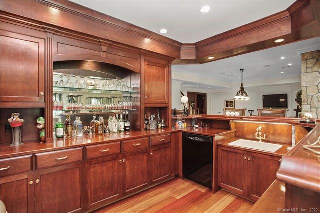 $5,495,000 | 26 Pequot Lane, New Canaan, CT 06840