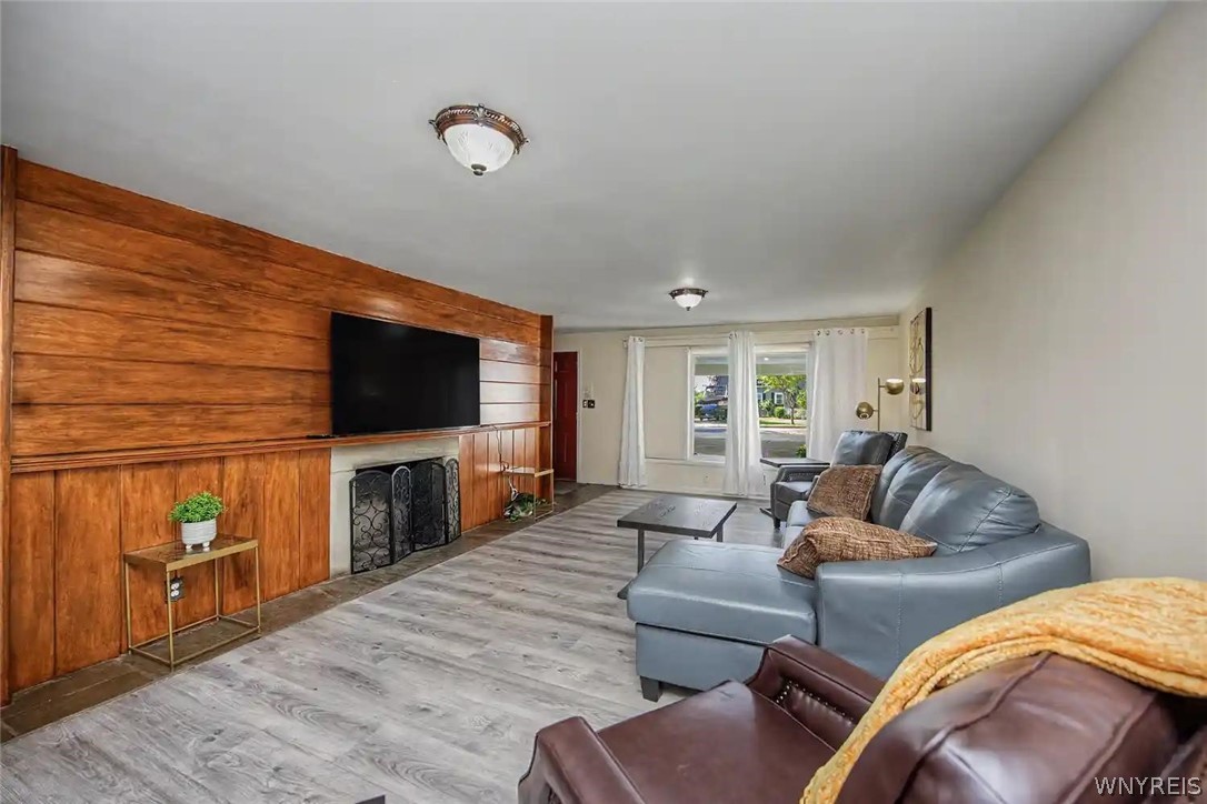 9326 Rivershore Drive Niagara Falls, NY 14304 - Photo 12 of 33