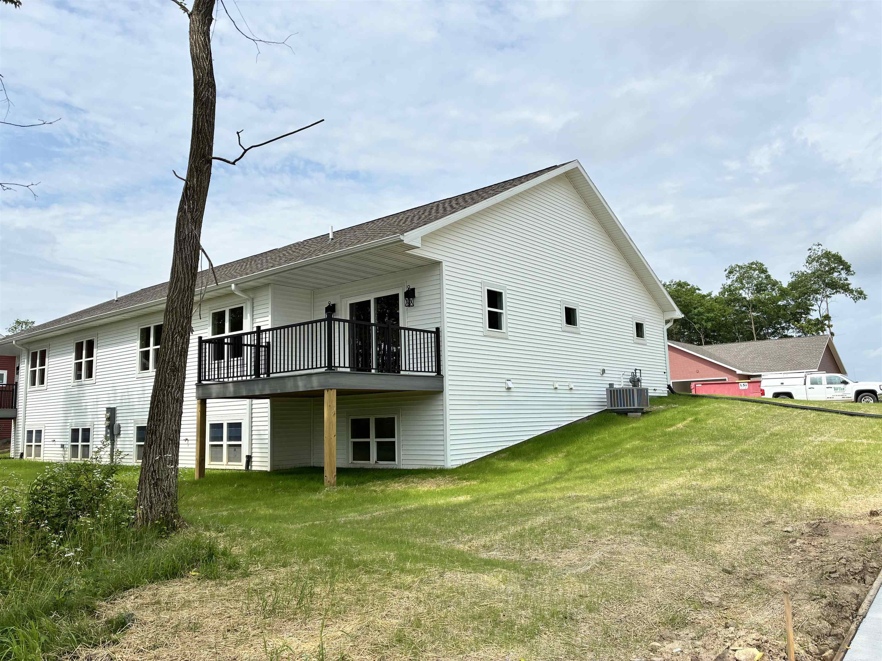 1062 Armida Reedsburg, WI 53959 - Photo 4 of 28