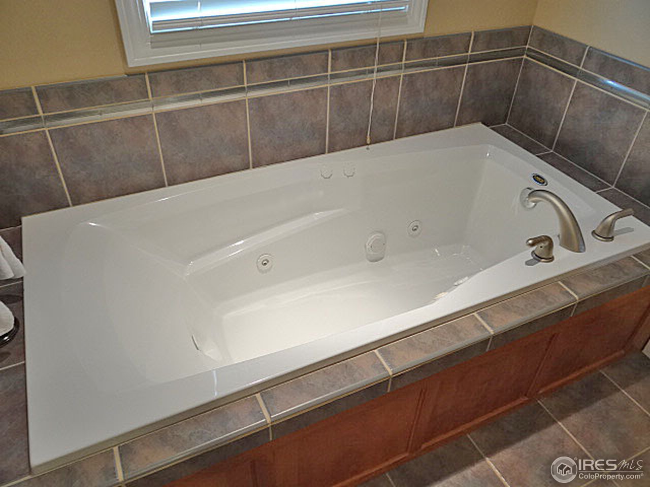 6808 16th Street Road Greeley, CO 80634 - Photo 17 of 25 Jetted Tub