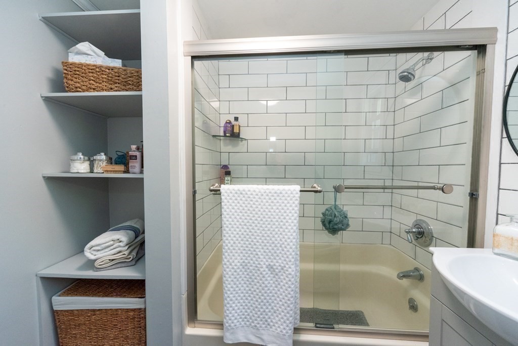 1423 Piper Road Ashby, MA 01431 - Photo 26 of 42 a bathroom with a tub sink and toilet