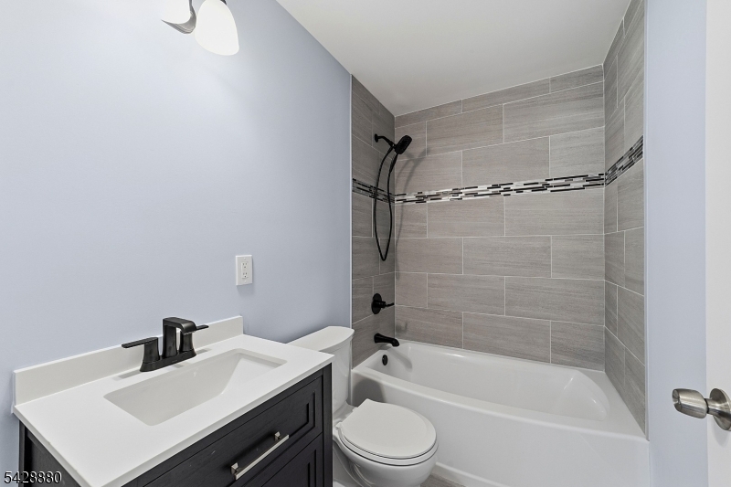 270 Alpine Way Old Bridge, NJ 08879 - Photo 16 of 35