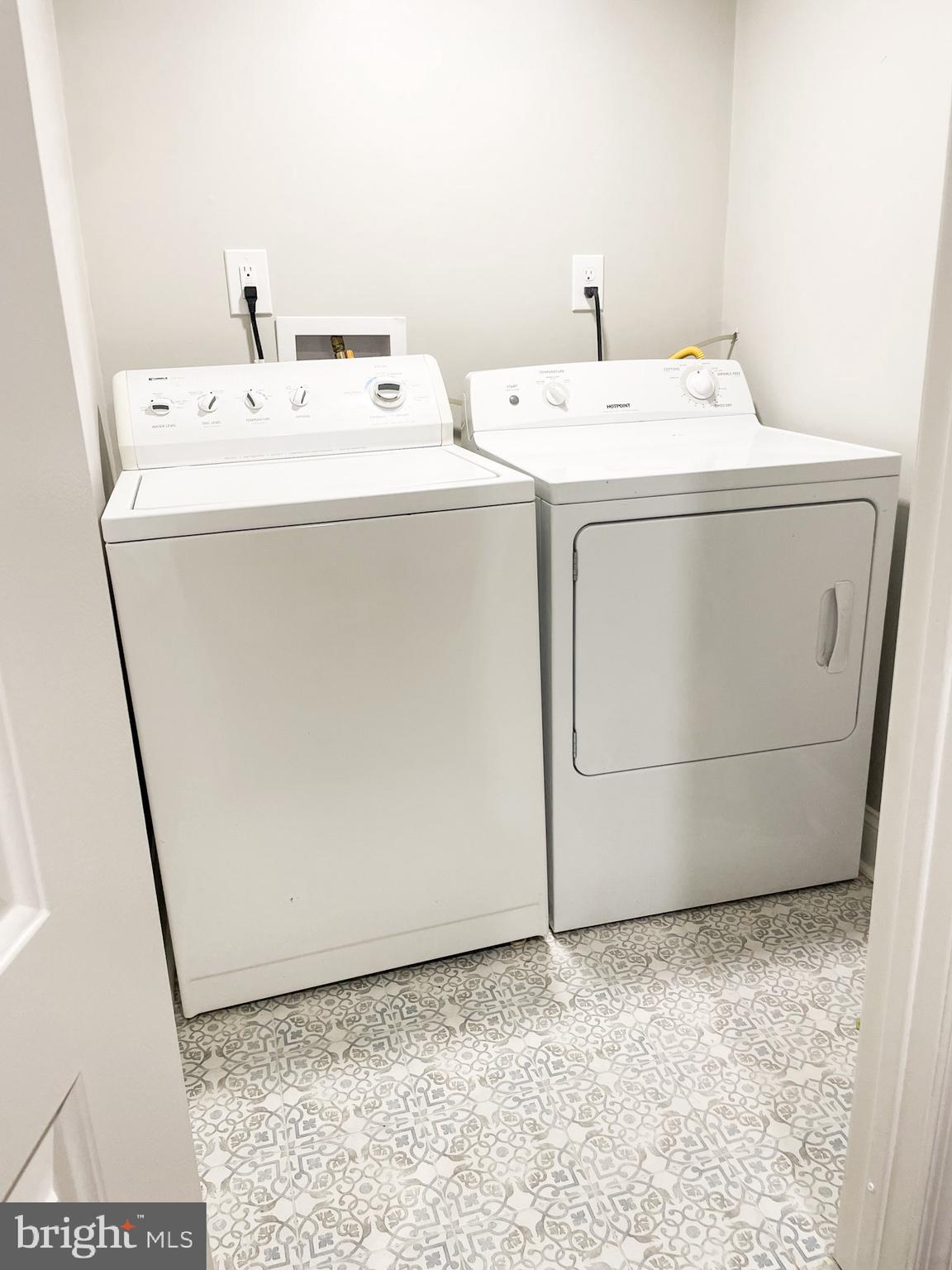 411 Vernon Road Philadelphia, PA 19119 - Photo 48 of 49 a utility room with dryer and washer