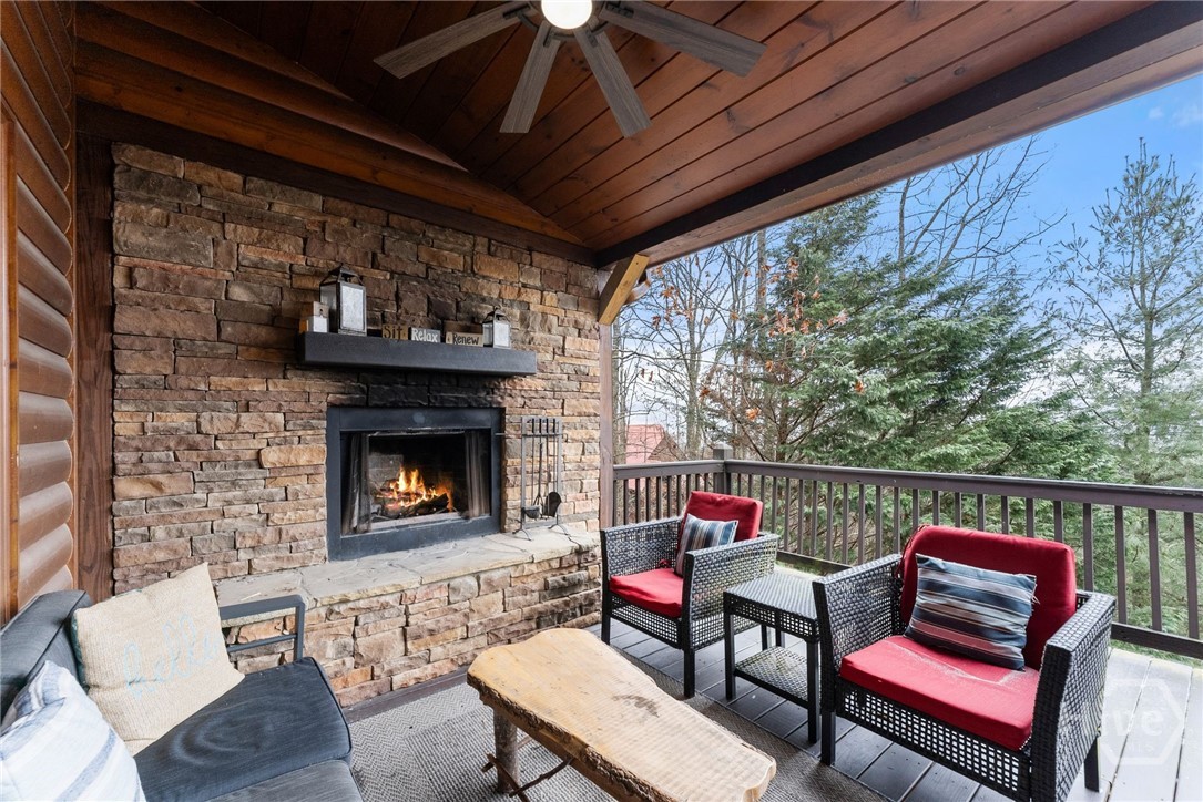 437 Spruce Circle Mineral Bluff, GA 30559 - Photo 5 of 52