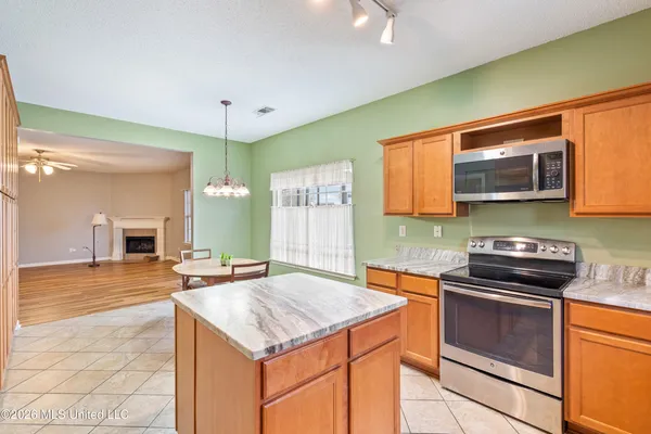 $439,900 | 1808 Marcia Louise Drive, Southaven, MS 38672