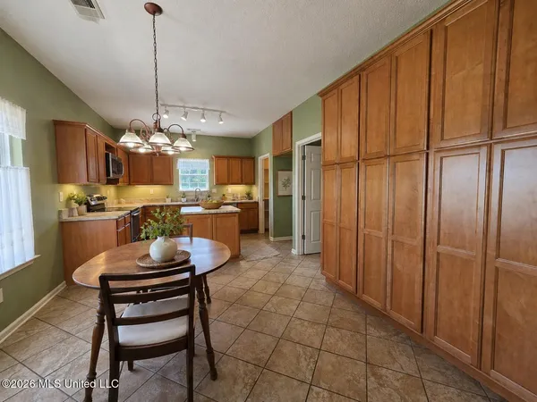 $439,900 | 1808 Marcia Louise Drive, Southaven, MS 38672