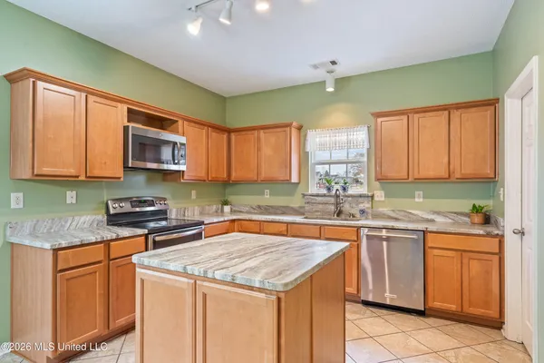$439,900 | 1808 Marcia Louise Drive, Southaven, MS 38672