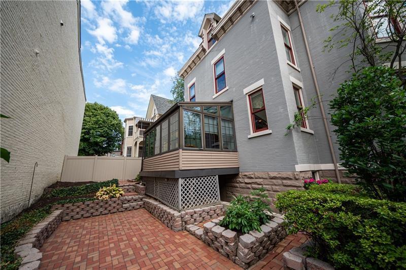 5601 Howe Street Pittsburgh, PA 15232 - Photo 3 of 4 Gallery Image 3