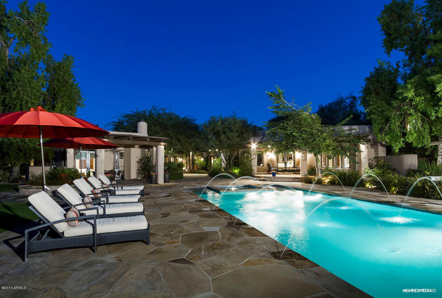 01 Pool and rear exterior
