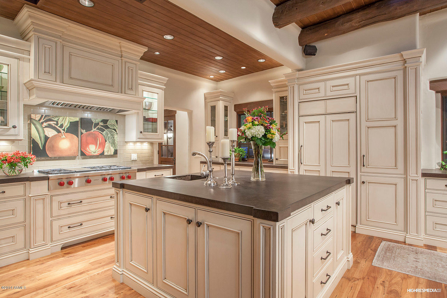 02 Kitchen Island and Cooktop