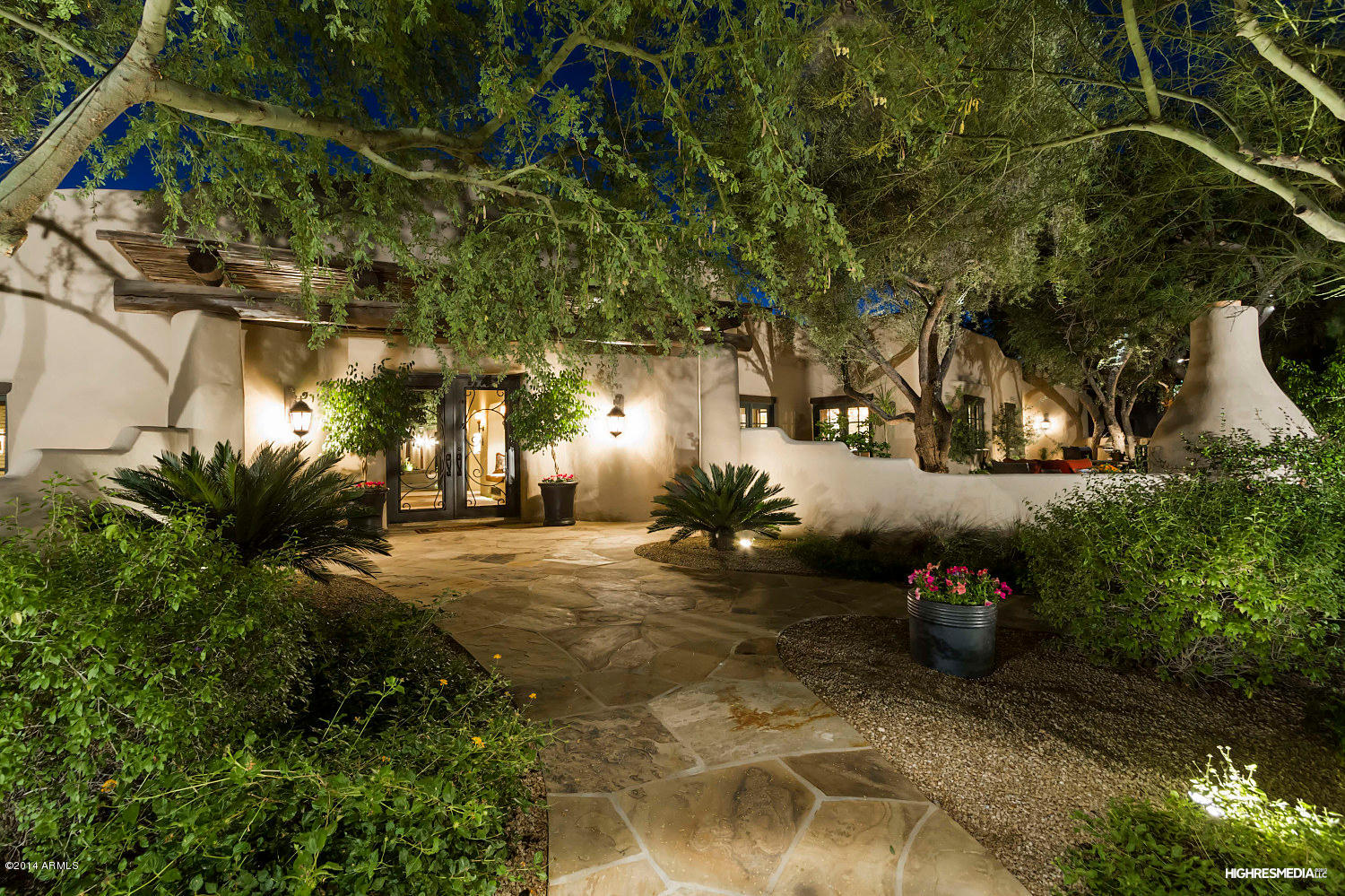 6234 North Yucca Road Paradise Valley, AZ 85253 - Photo 8 of 37 09 Front Walkway