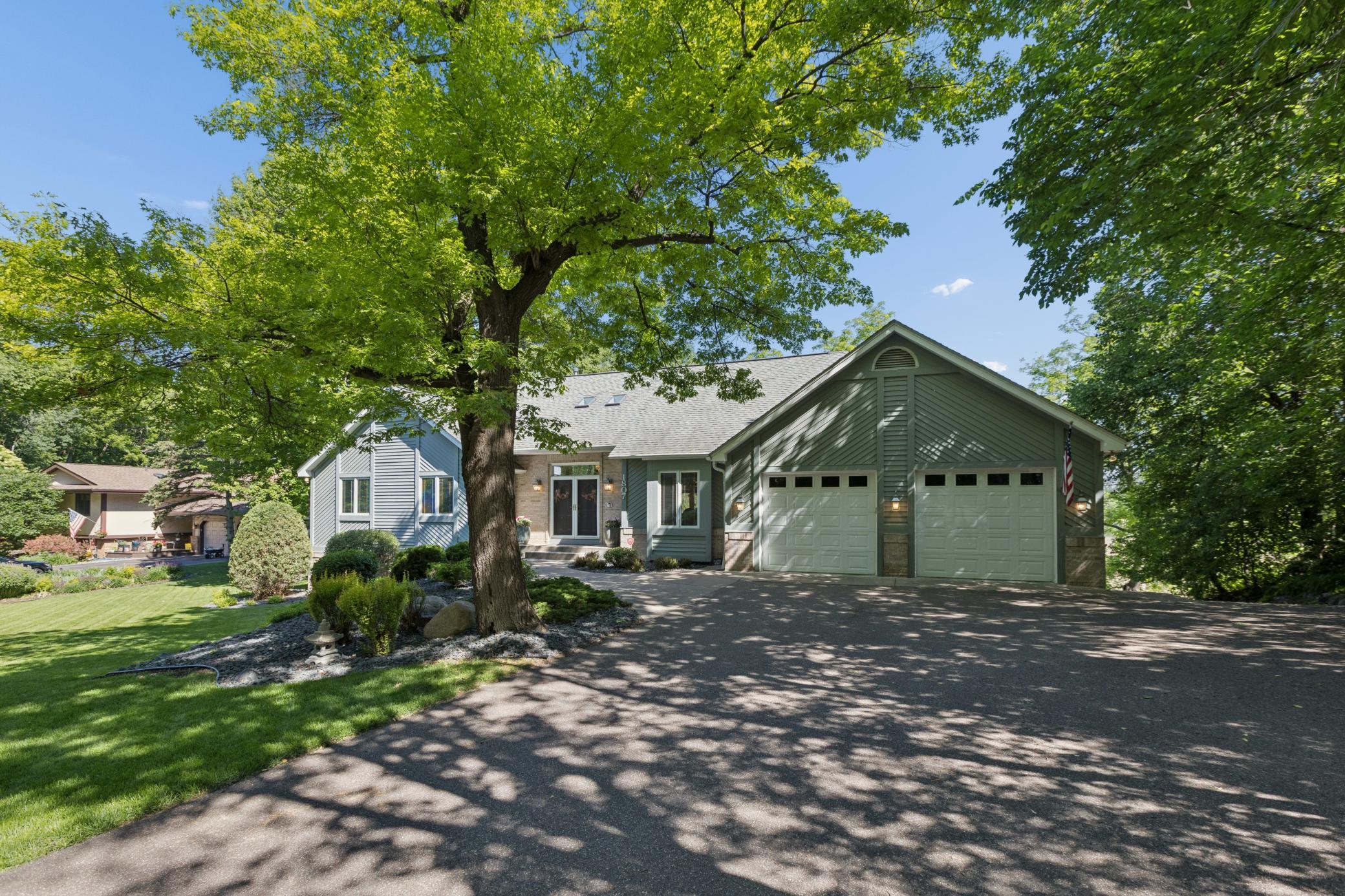 1807 Timberline Trail Minnetonka, MN 55305 - Photo 2 of 48