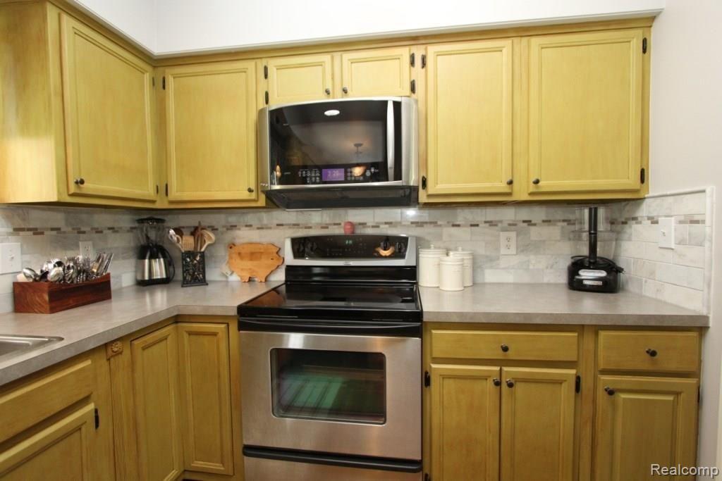 590 Mary Ellen Road Rochester Hills, MI 48307 - Photo 8 of 15