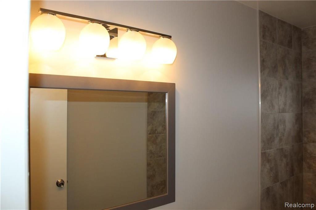 25301 Five Mile Road, Unit 121 Redford, MI 48239 - Photo 11 of 16