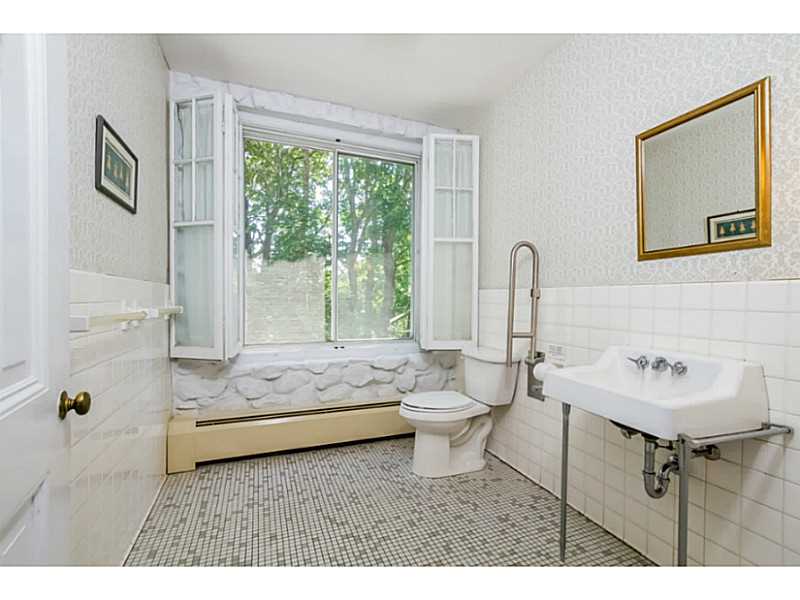 12 Yosemite Valley Road Westerly, RI 02891 - Photo 10 of 23 Bathroom.