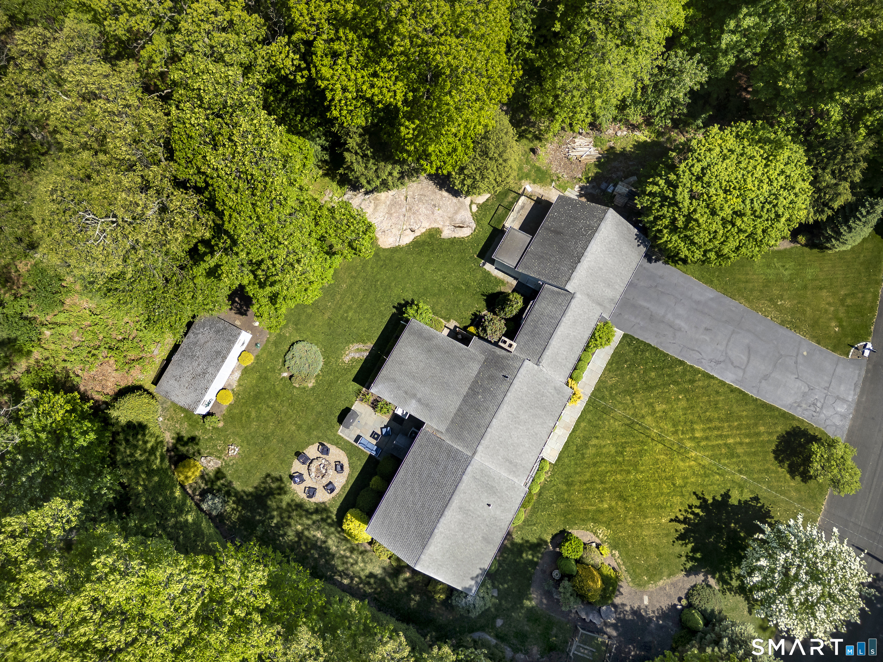 470 Rock Ridge Road Fairfield, CT 06824 - Photo 28 of 40
