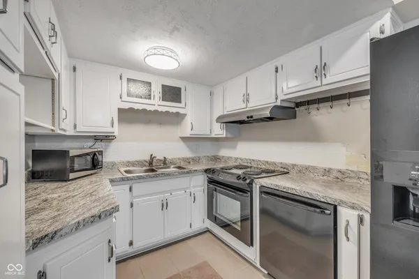 $256,900 | 58 North Eastern Village Drive, Greenfield, IN 46140