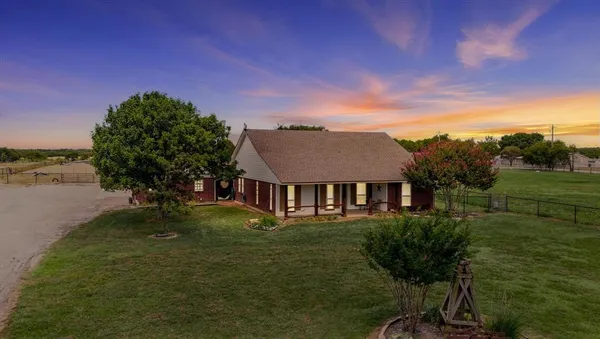 $575,000 | 11555 Plainview Road, Krum, TX 76249