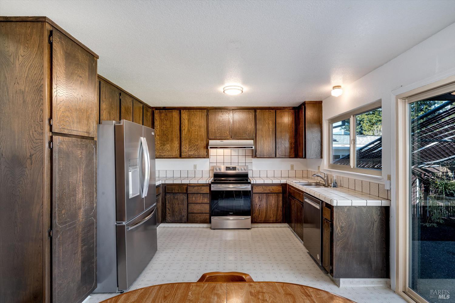 1477 Russell Avenue Santa Rosa, CA 95403 - Photo 16 of 54