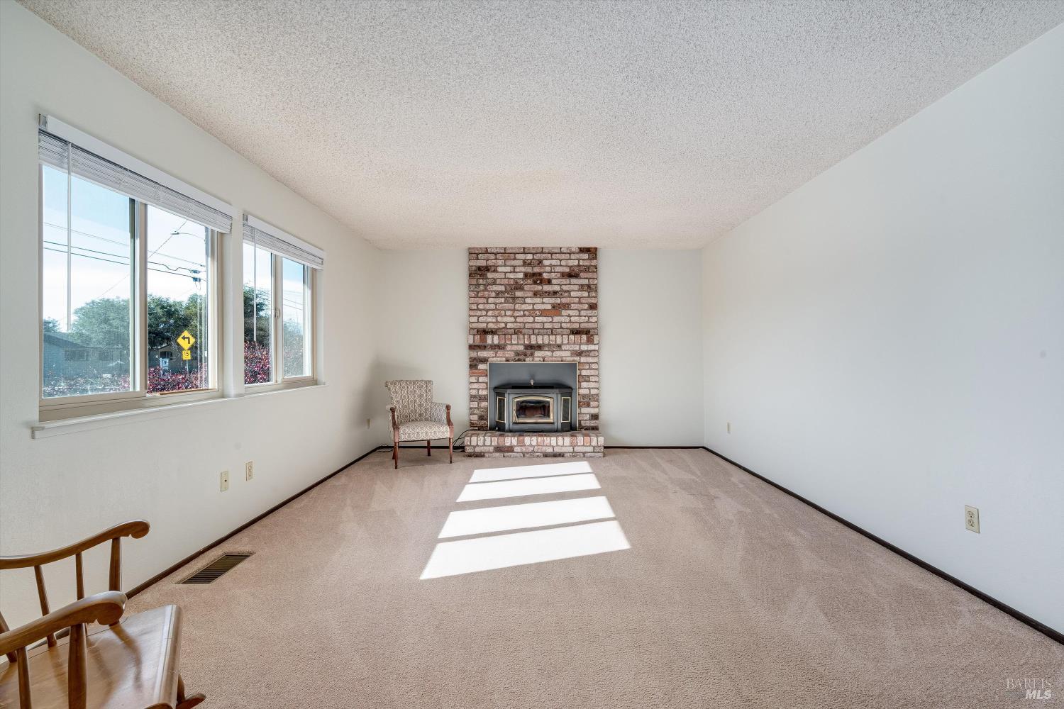 1477 Russell Avenue Santa Rosa, CA 95403 - Photo 9 of 54