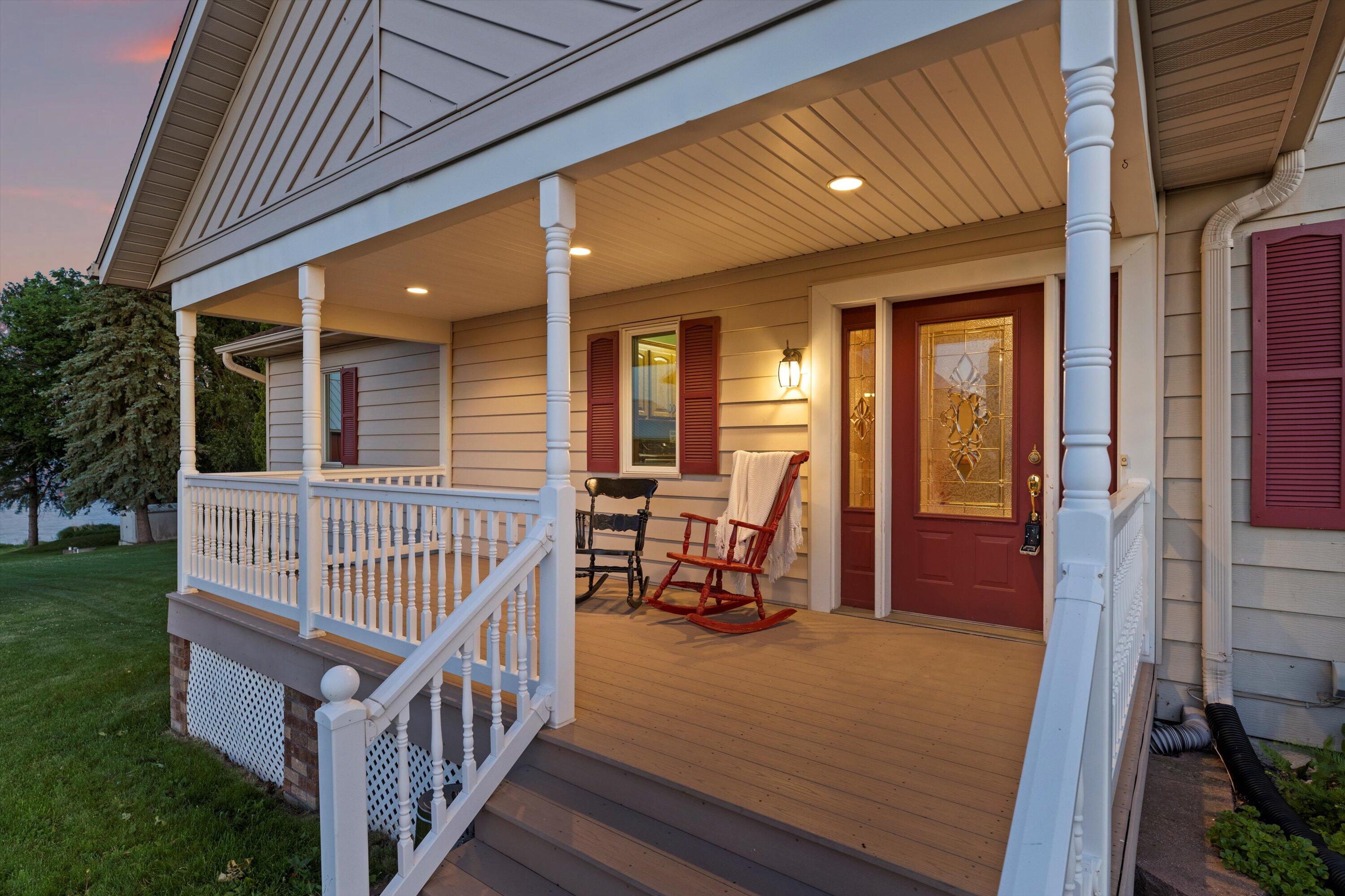 N4554 Lakeview Road Hustisford, WI 53034 - Photo 6 of 38 Front Porch