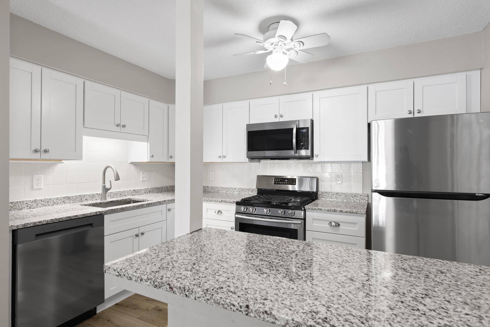 50 Brookside Drive, Unit J1 Exeter, NH 03833 - Photo 5 of 18