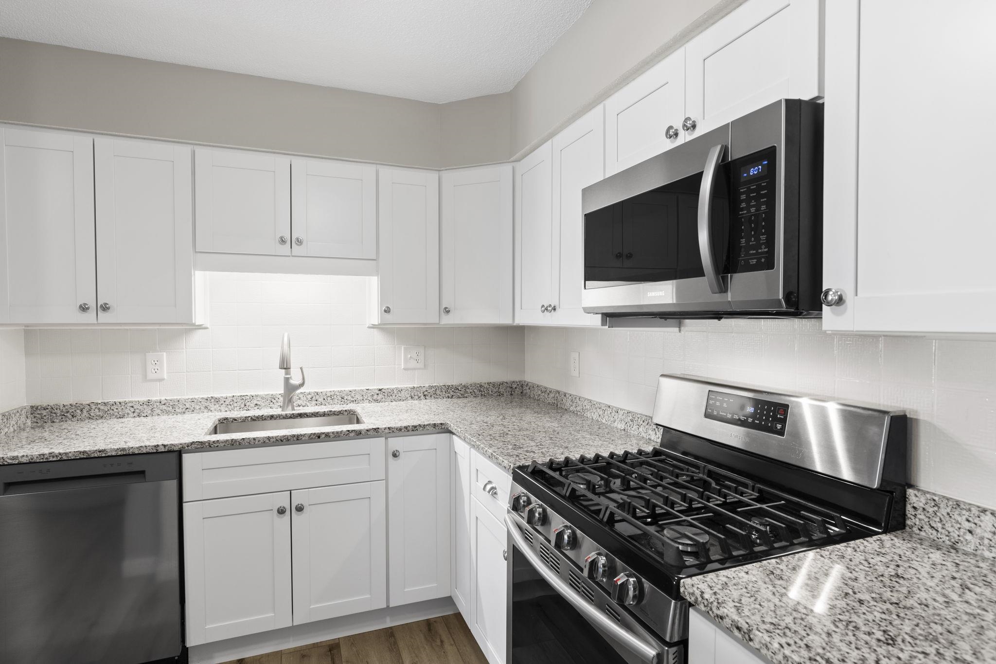 50 Brookside Drive, Unit J1 Exeter, NH 03833 - Photo 7 of 18