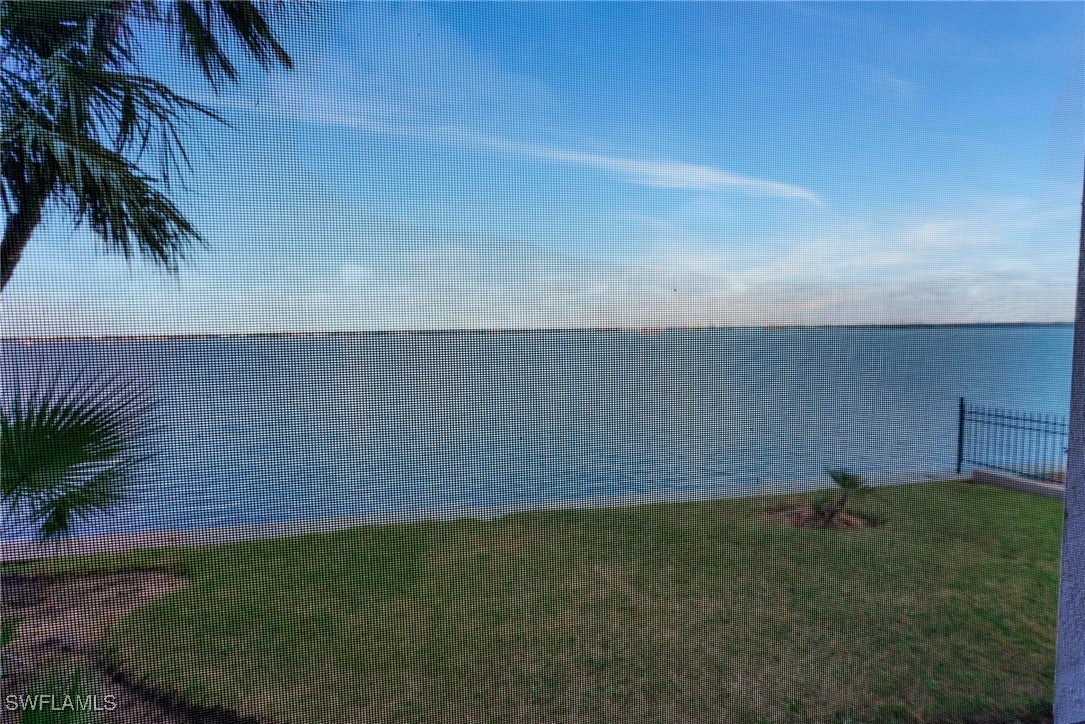 1900 Virginia Avenue, Unit 103 Fort Myers, FL 33901 - Photo 25 of 45 a view of a backyard