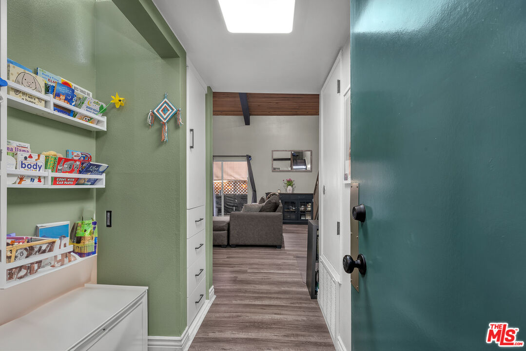 5460 White Oak Avenue, Unit D309 Encino, CA 91316 - Photo 11 of 22