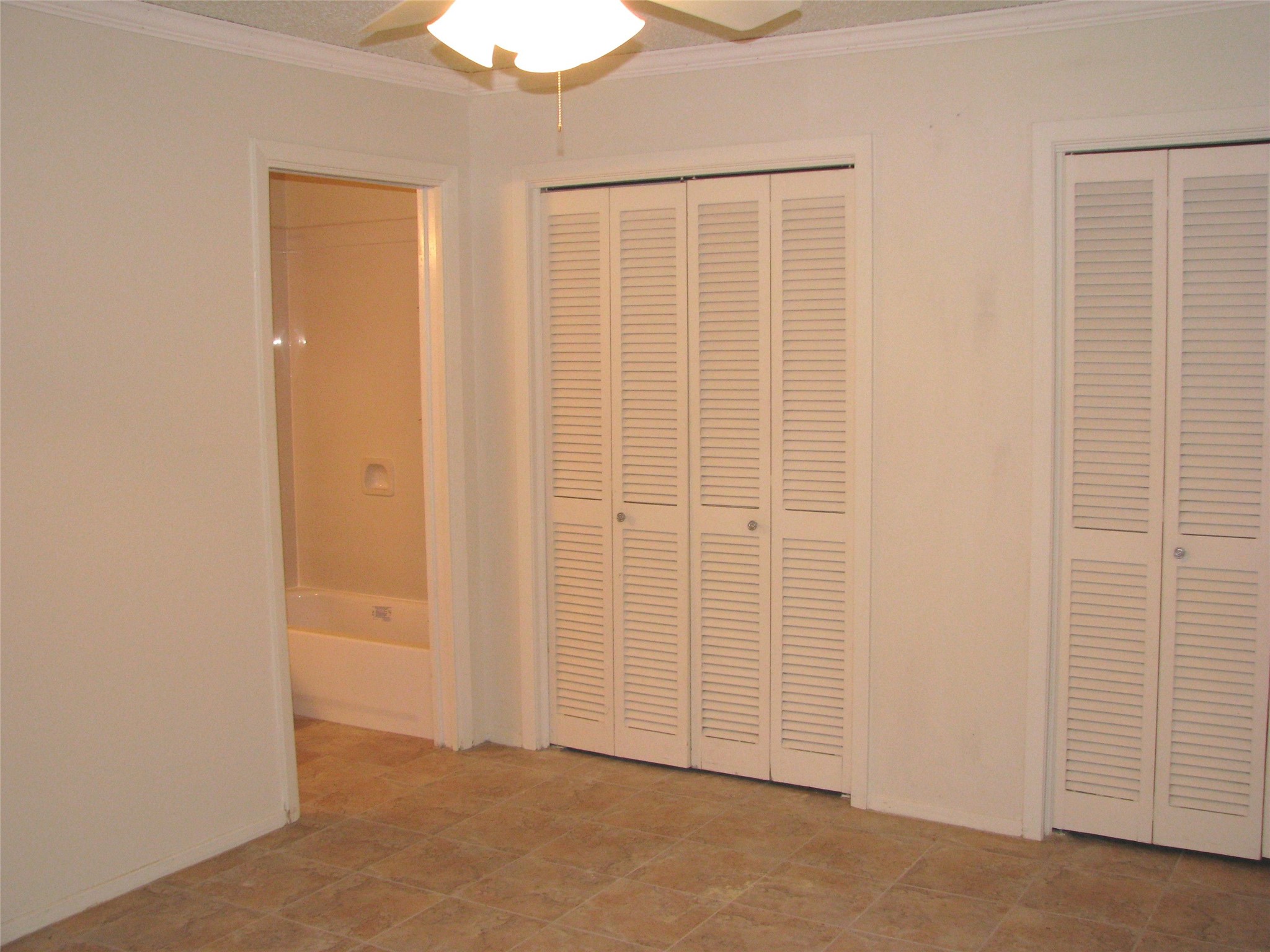 8277 Kingsbrook Road, Unit 153 Houston, TX 77024 - Photo 9 of 16