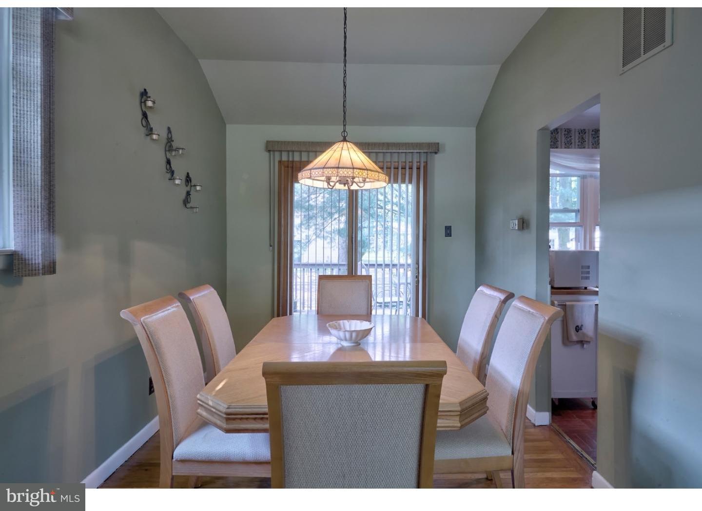 817 Richard Road Cherry Hill, NJ 08034 - Photo 5 of 25